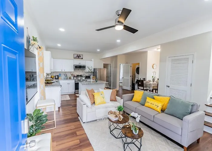 Modern 5 Bedroom Home - 2 Miles To Atlanta Zoo And Aquarium